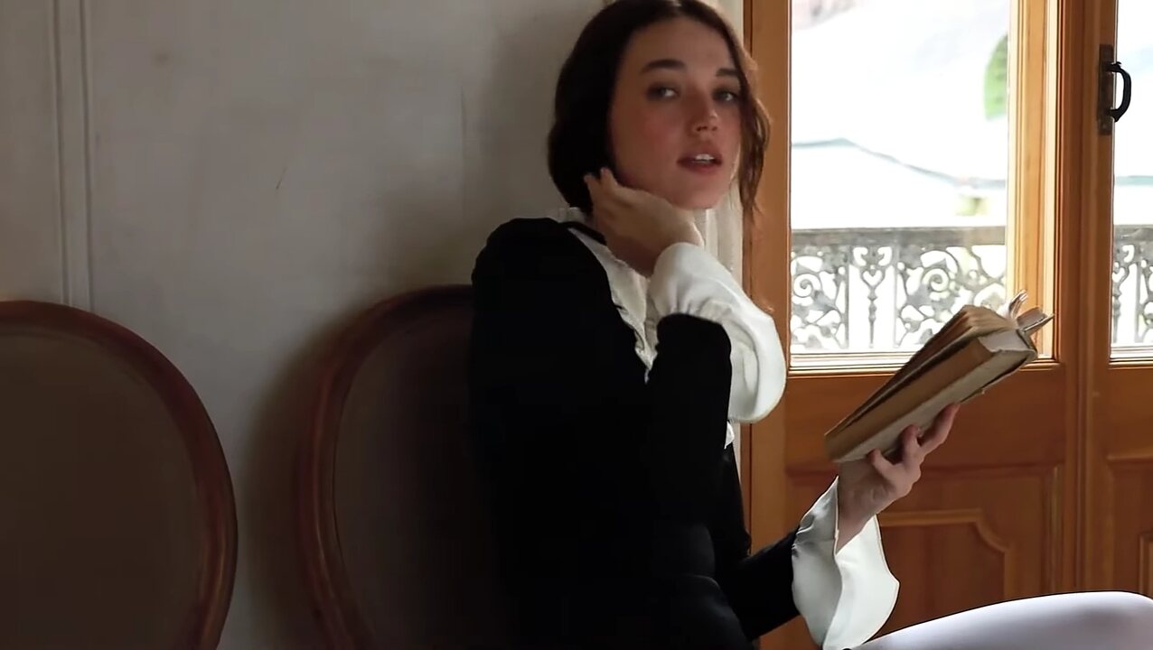brunette bookscene pov