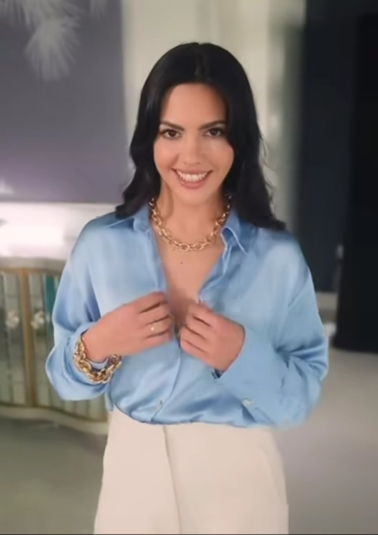 brunette milf boobs