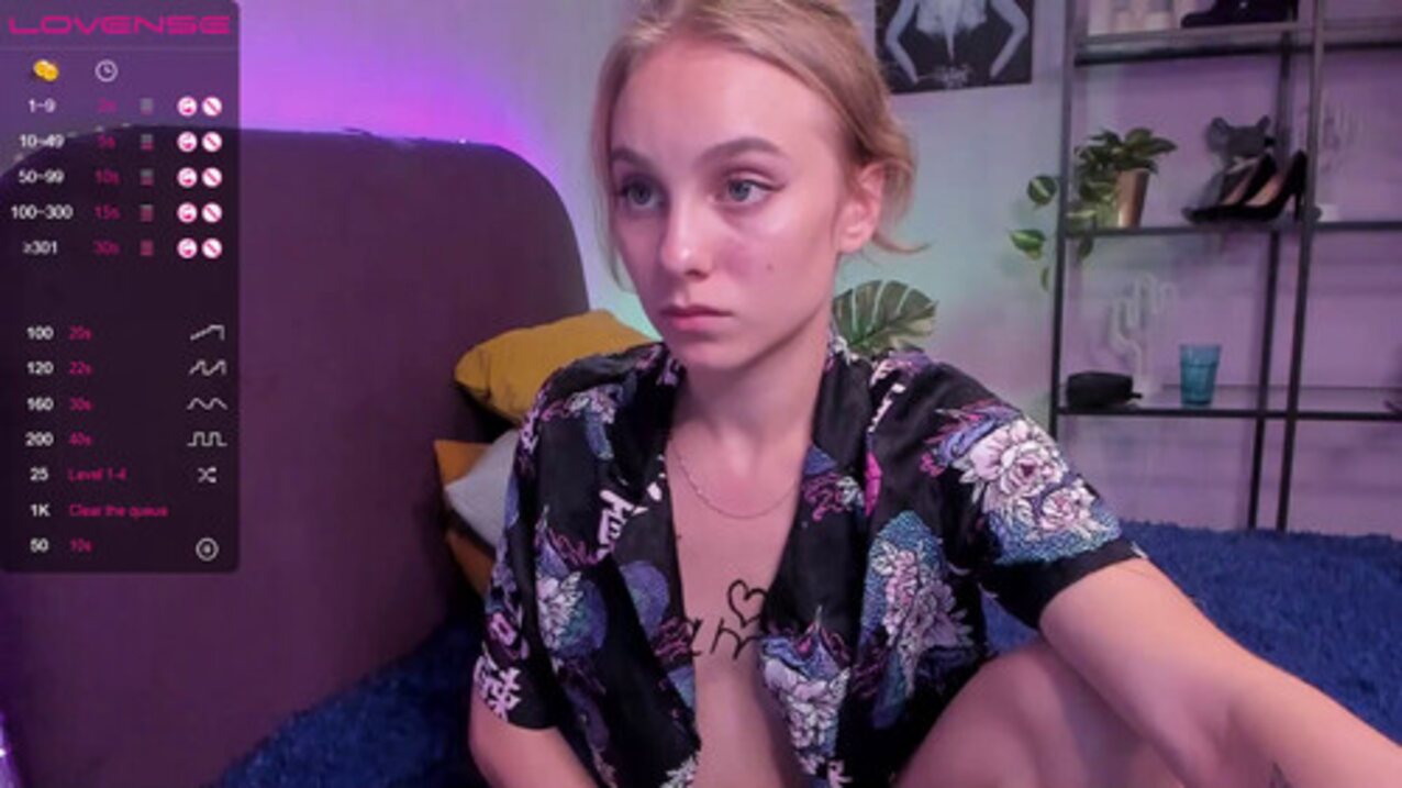 camgirl blonde tattoo