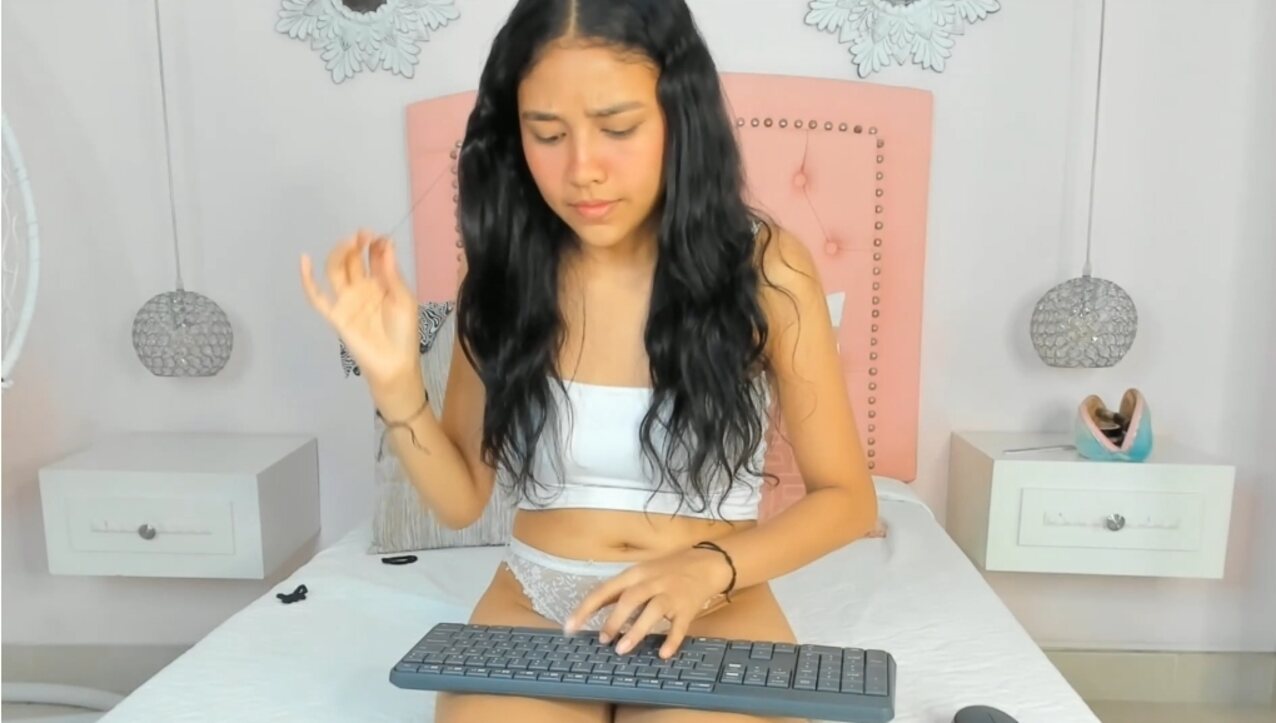 camgirl amatuer webcam