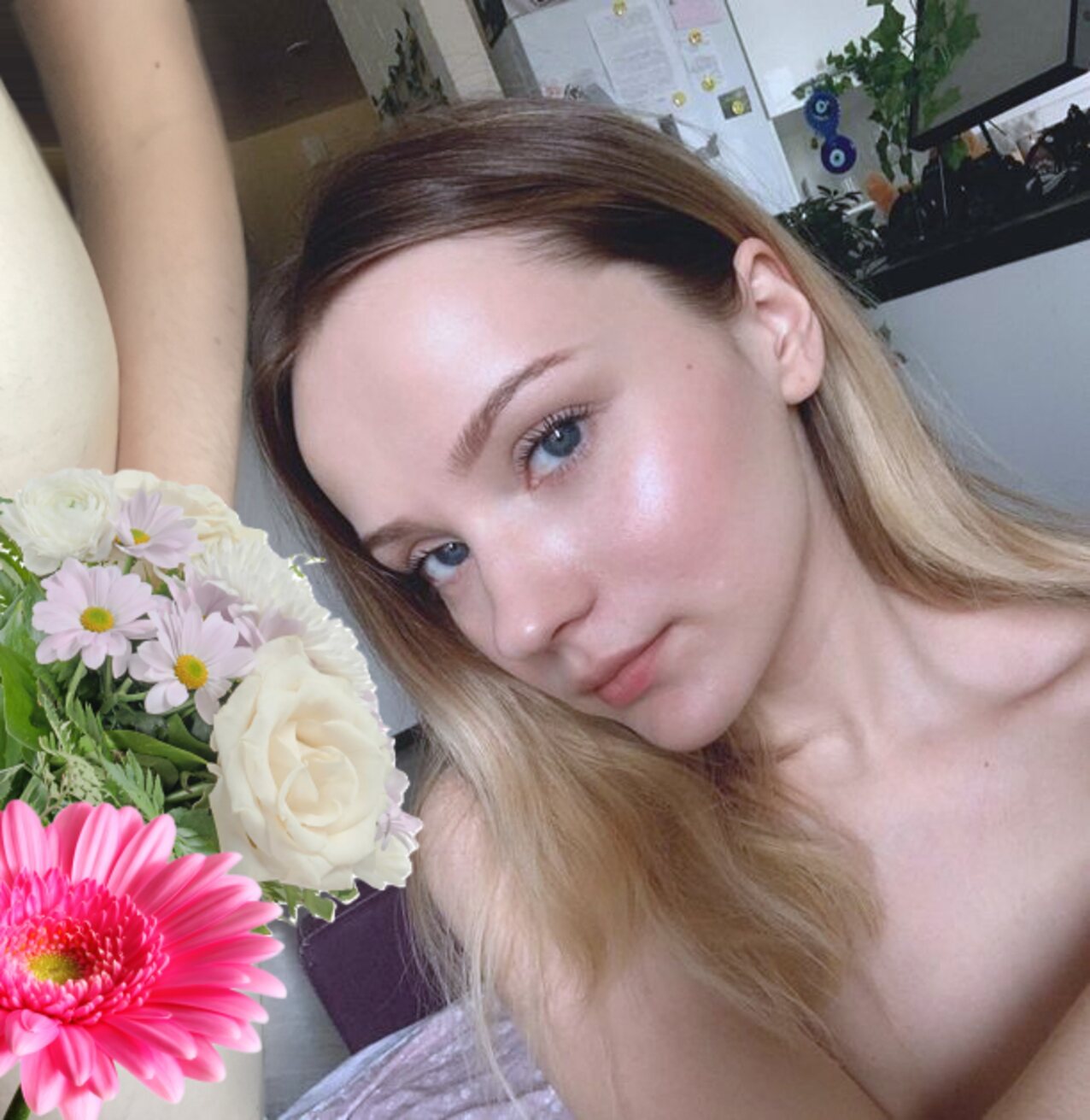 teen white girl natural tits