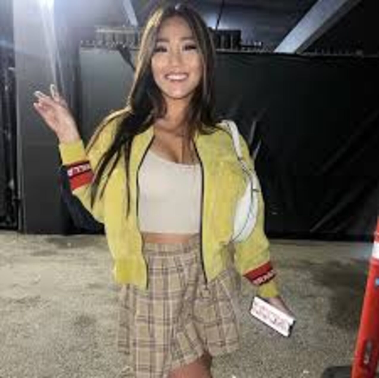 big tits cleavage asian