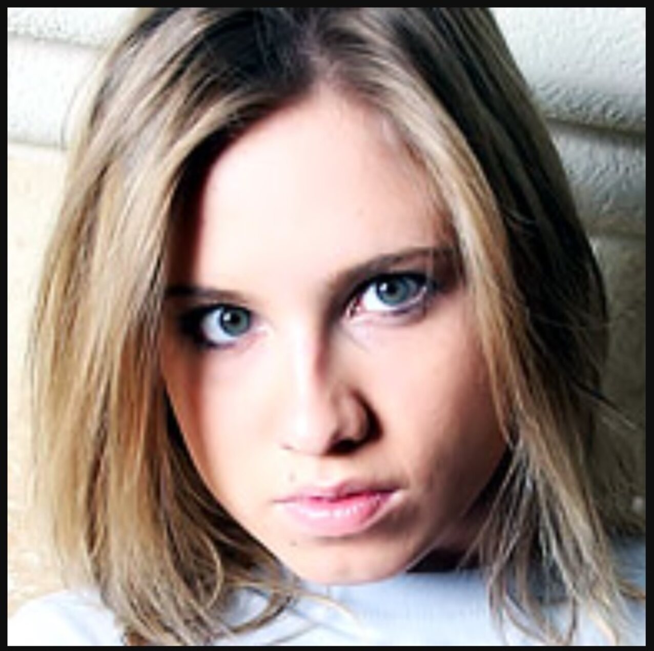 solo beautiful hot
