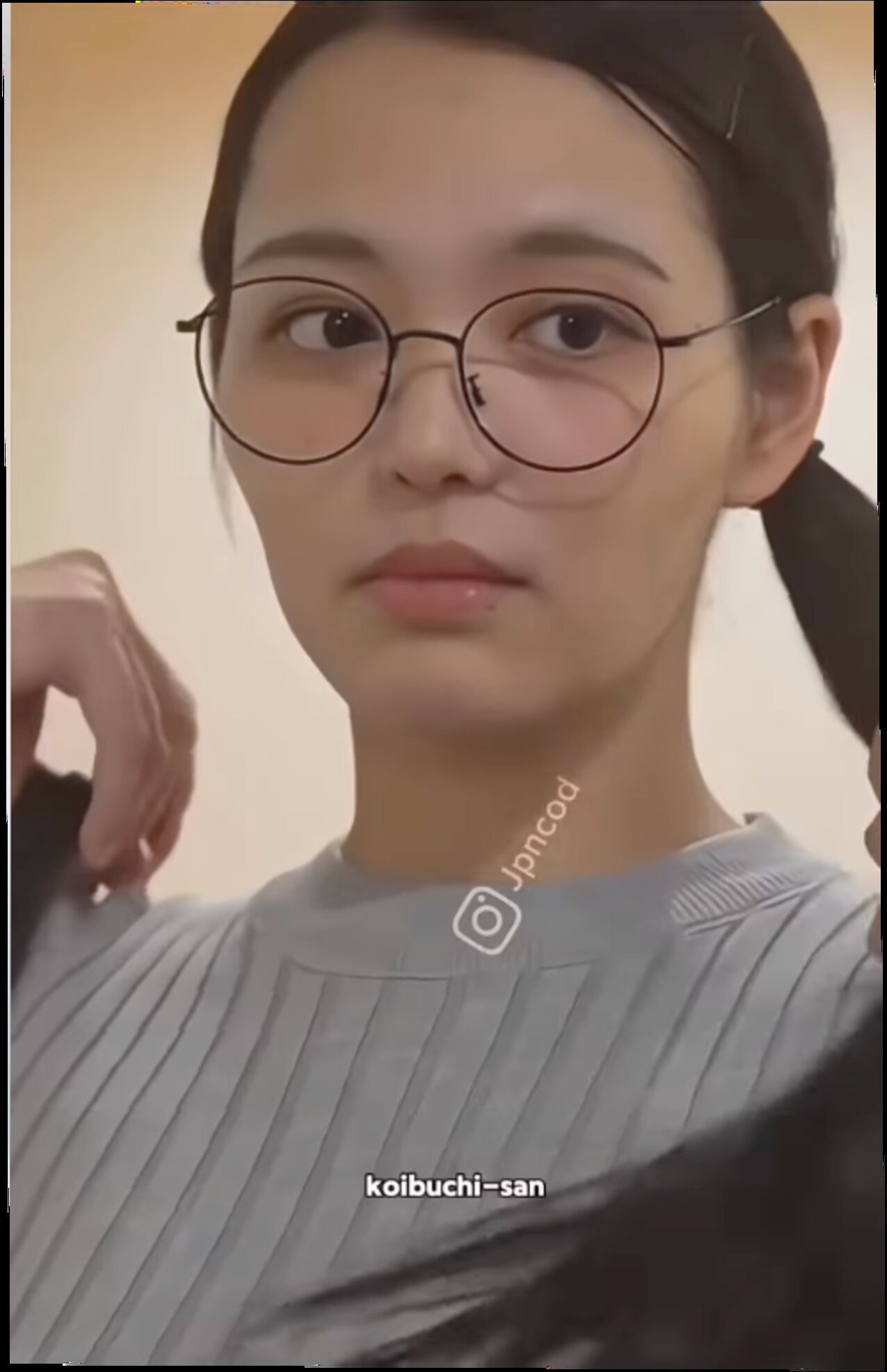 specs boobs friend