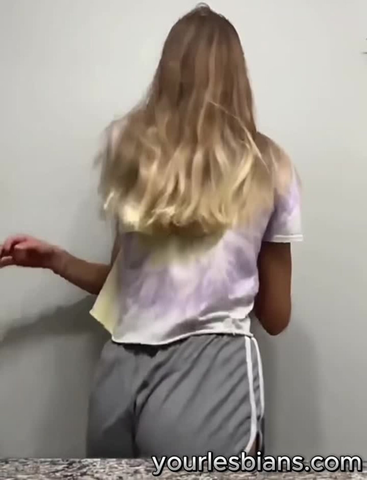 lesbian teen kissing