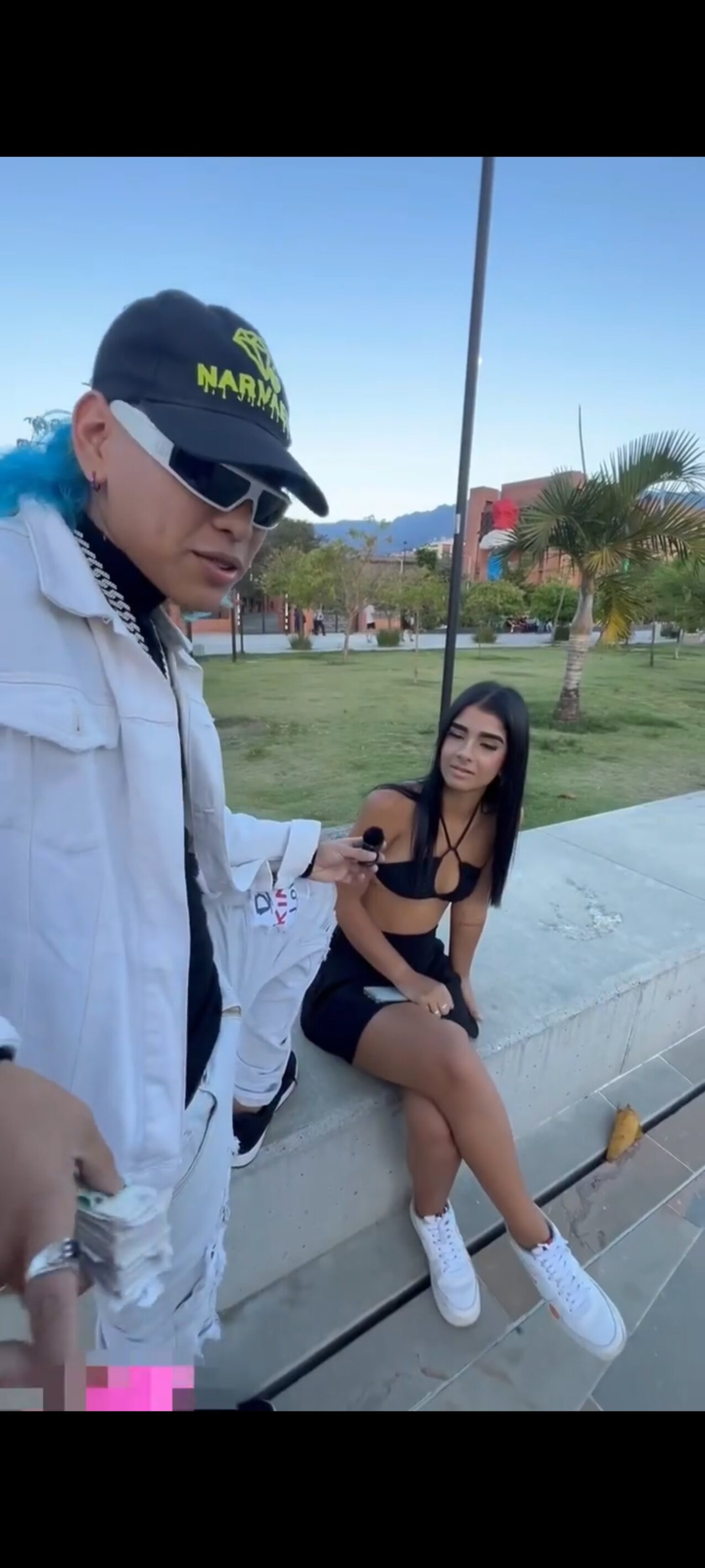 cam blonde ass
