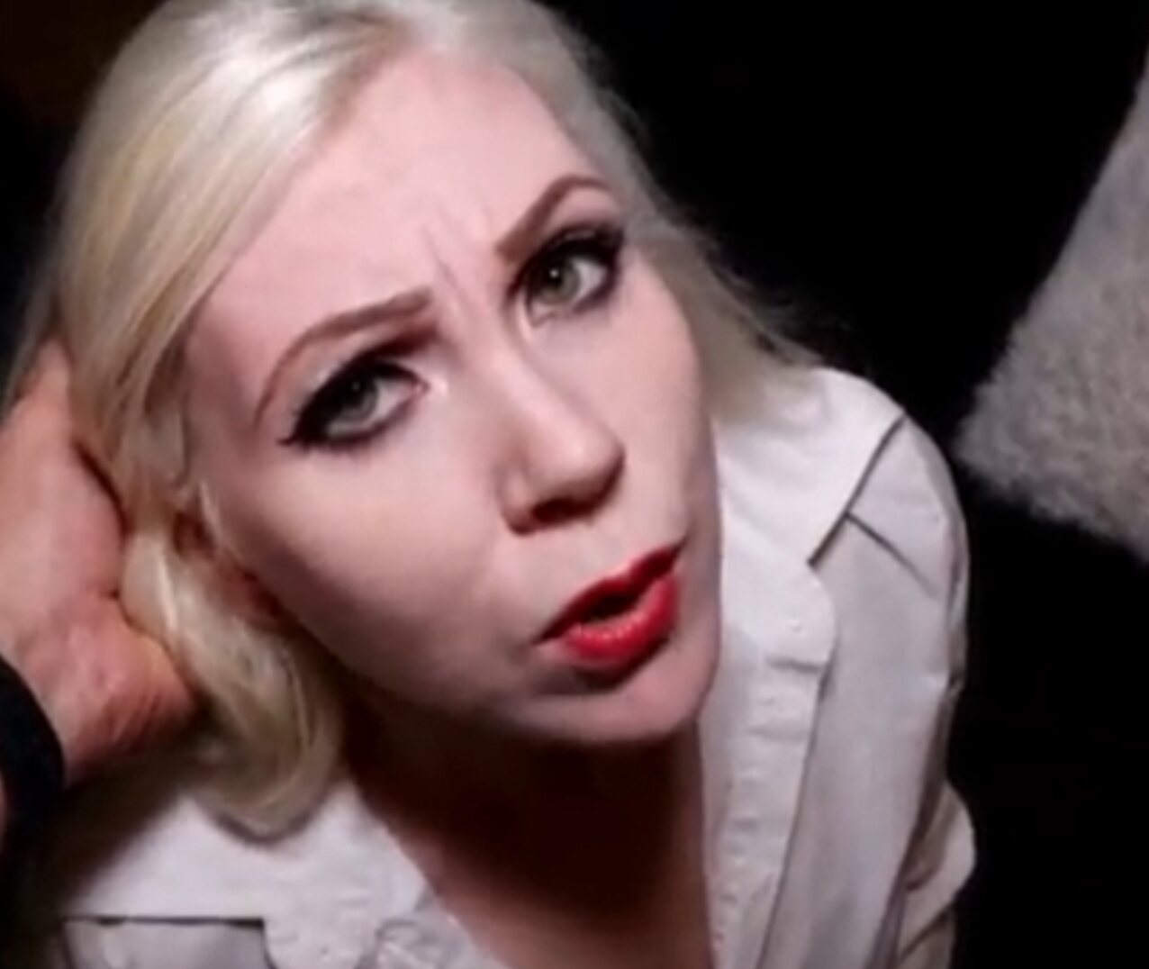 lipstick blonde pale