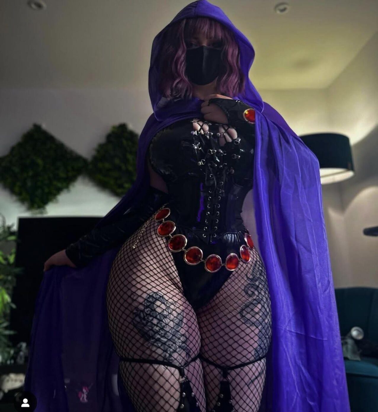 teen cosplay eyes