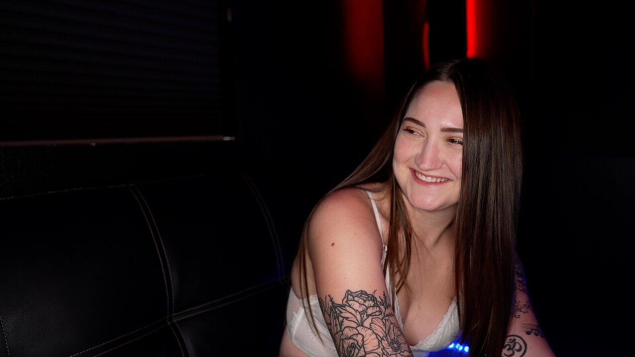 gloryhole gloryholeshallow shy girl