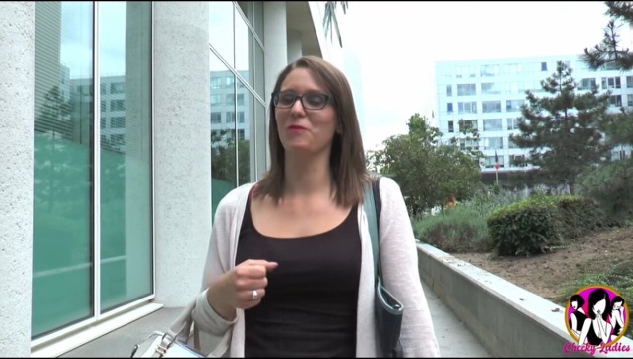 interview outside glasses