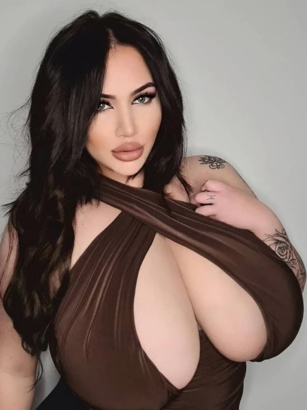 brunette tattoos large tits