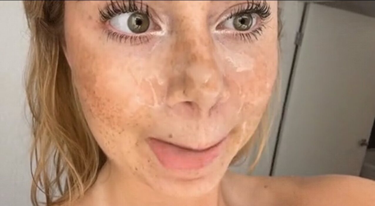 blonde cum facial