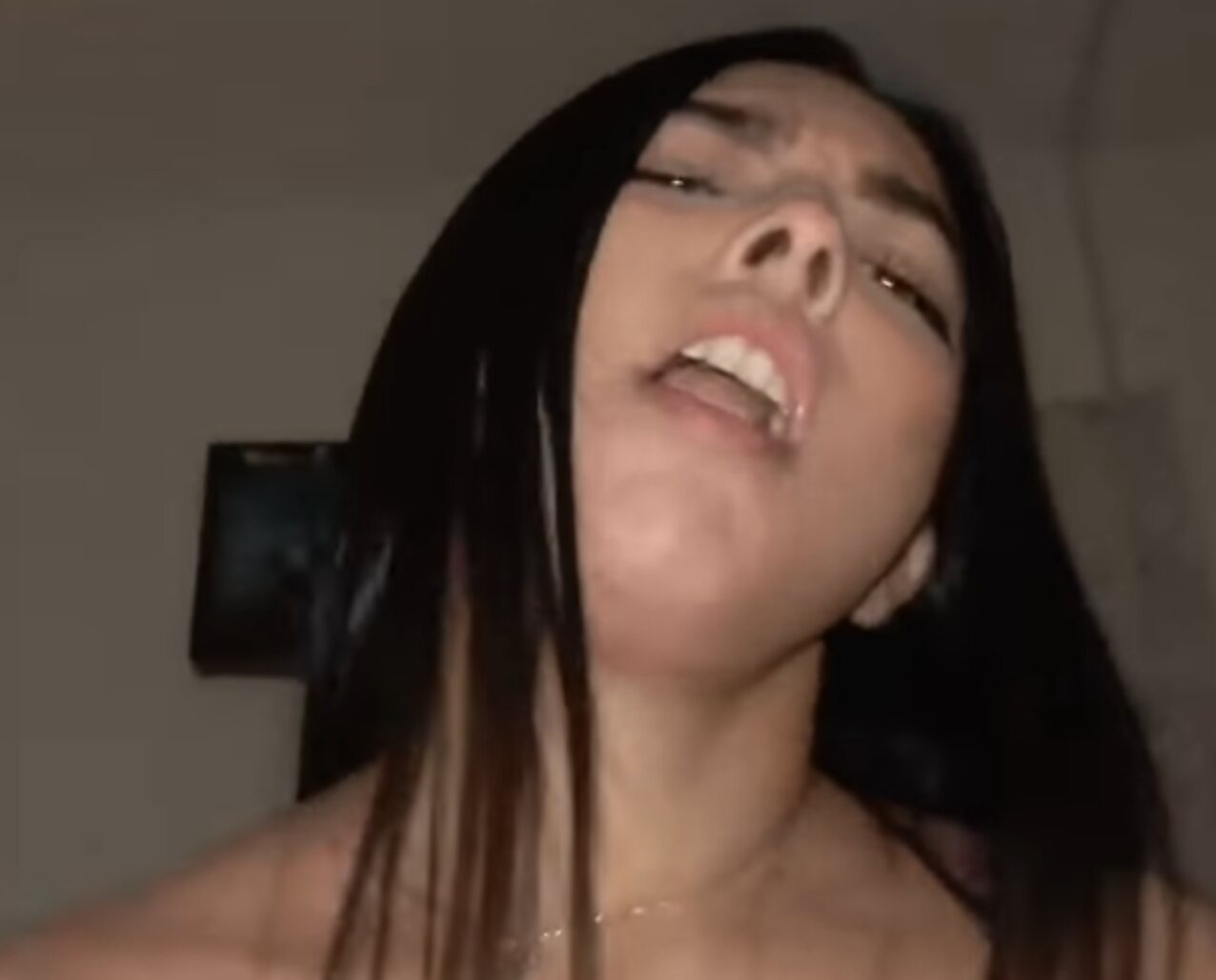 amateur glasses big boobs