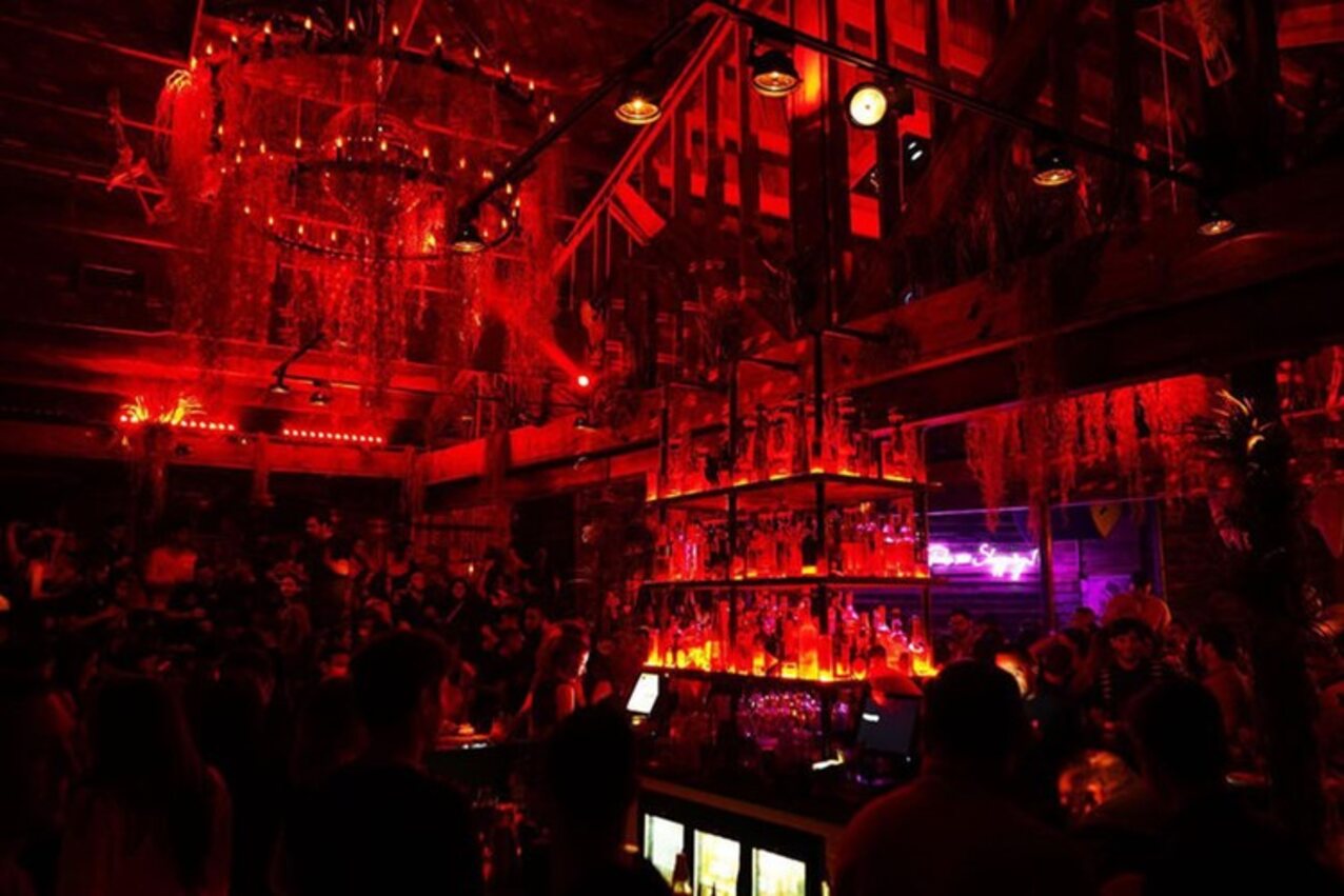 night club fmf threesome