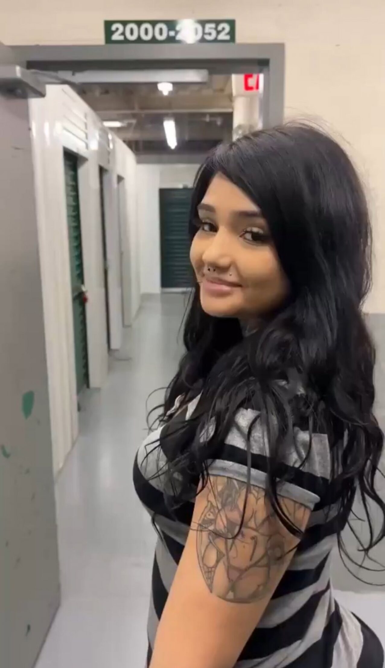 teen sexy brunette
