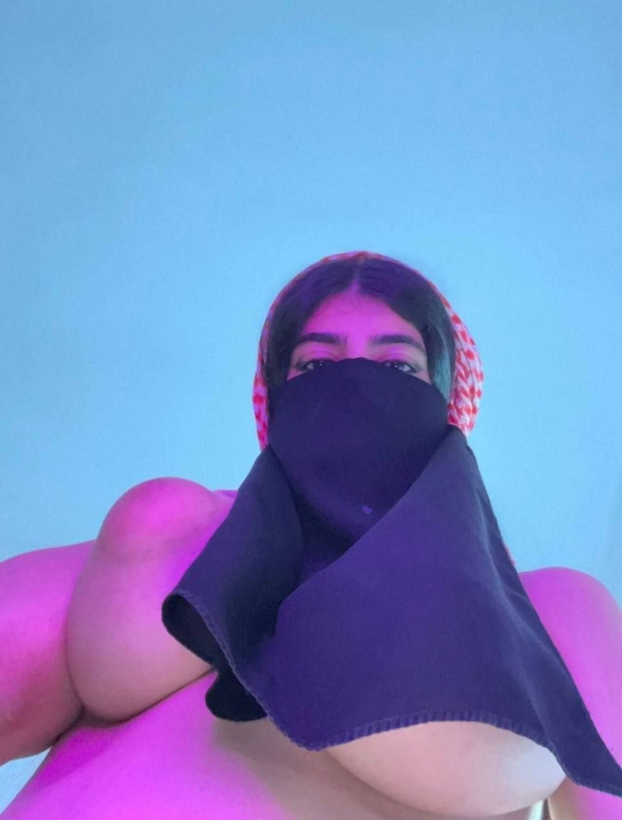 brunette muslin bigtits