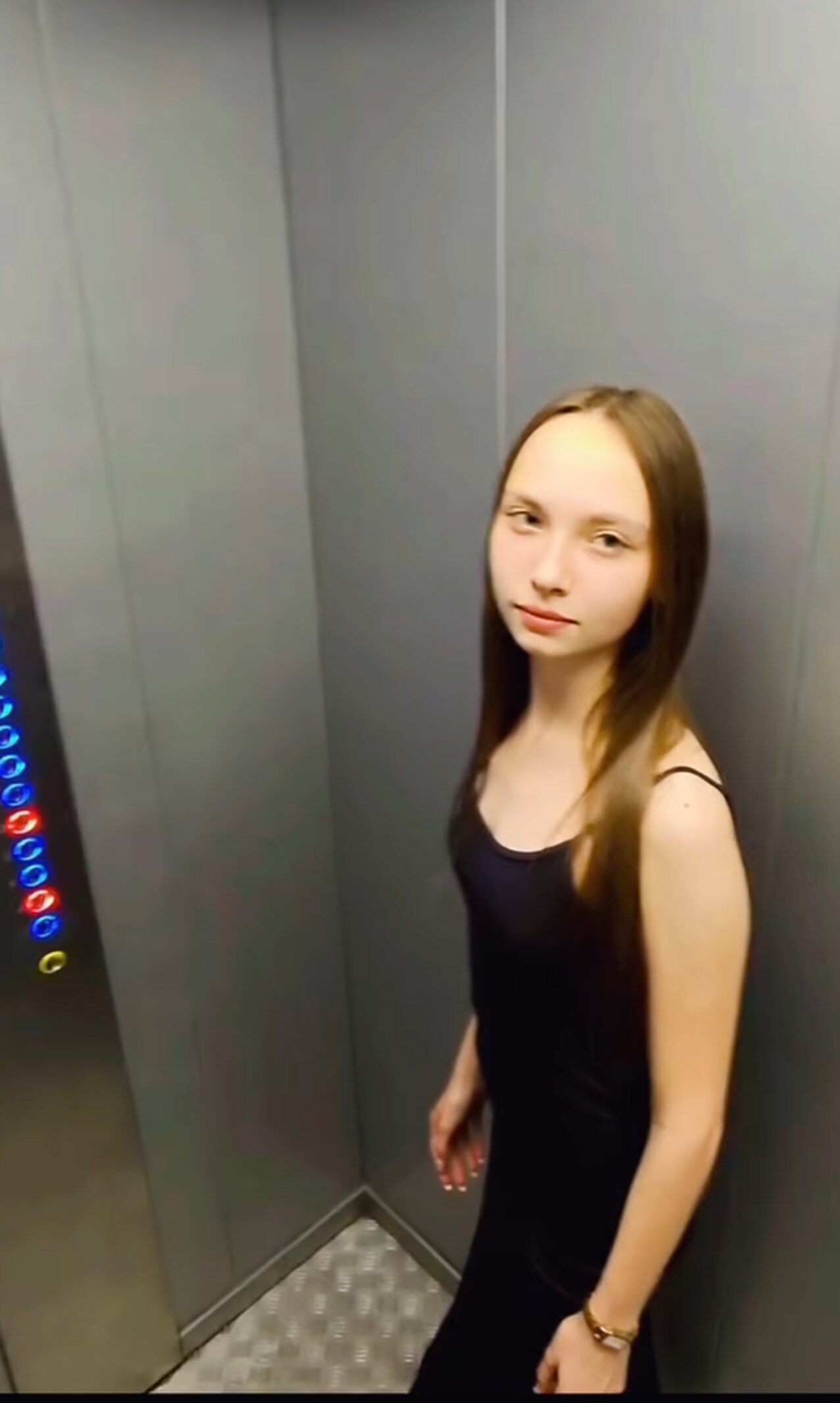 amateur black dress big forehead