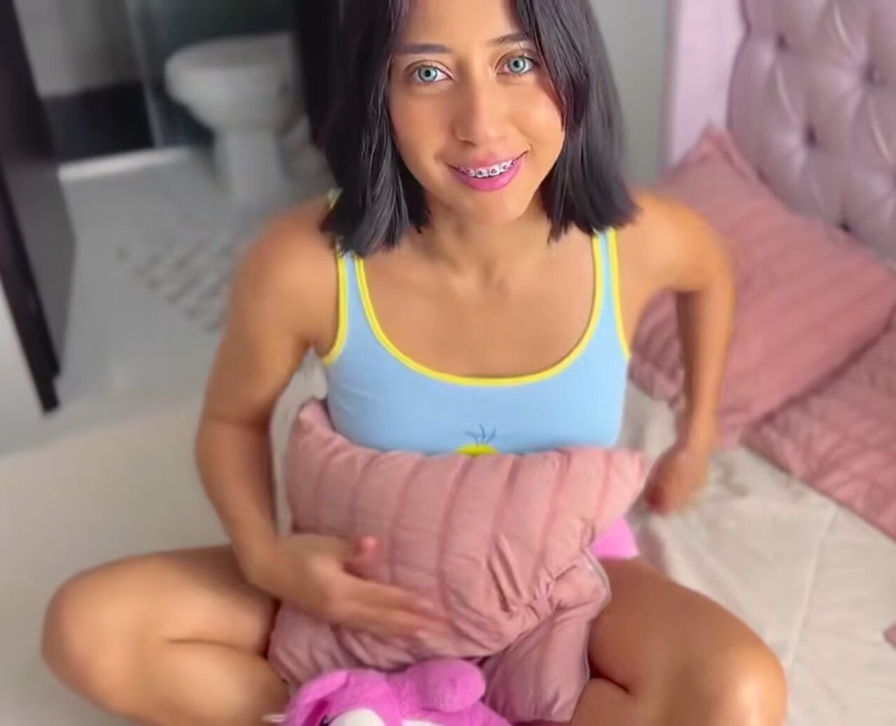 braces blue eyes big ass