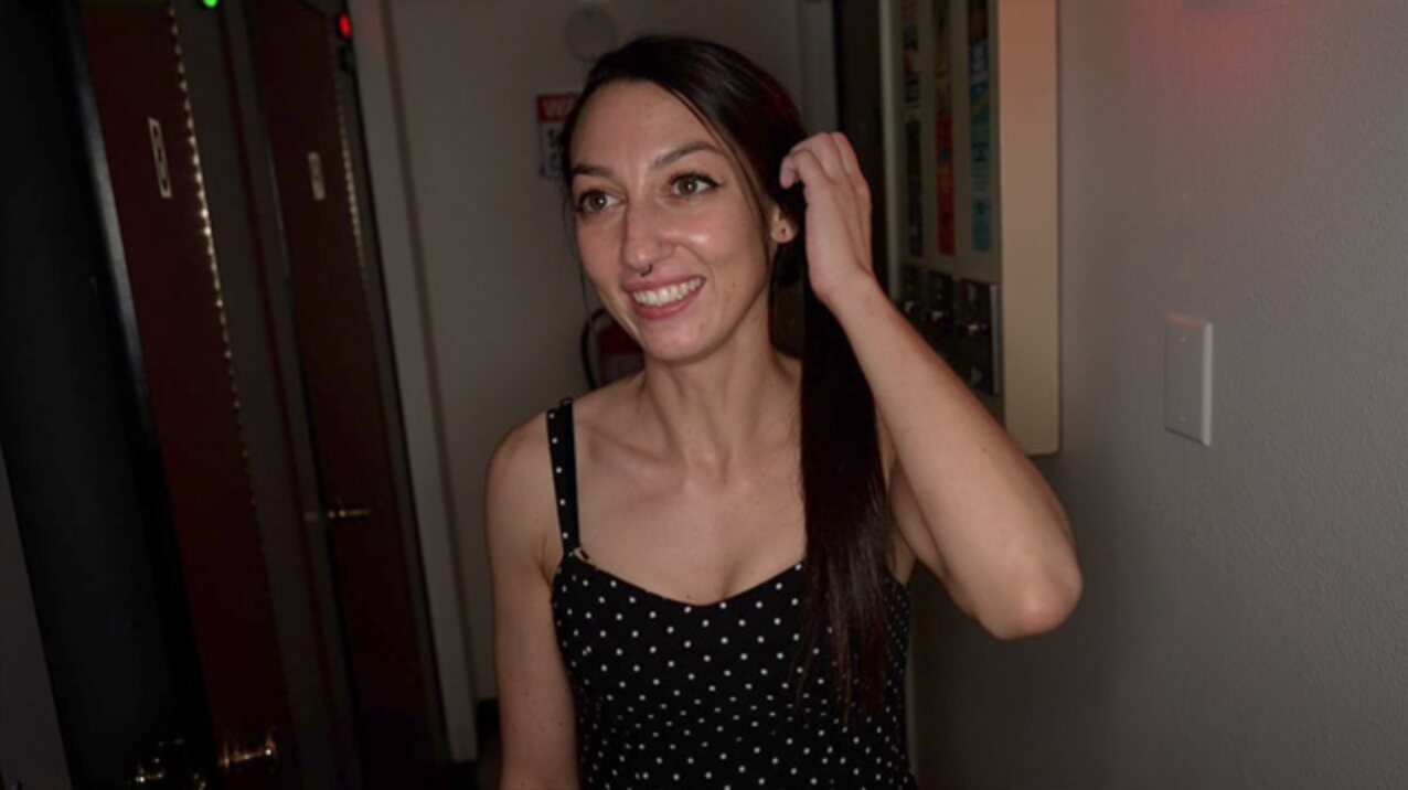 brunette gloryhole blowjob