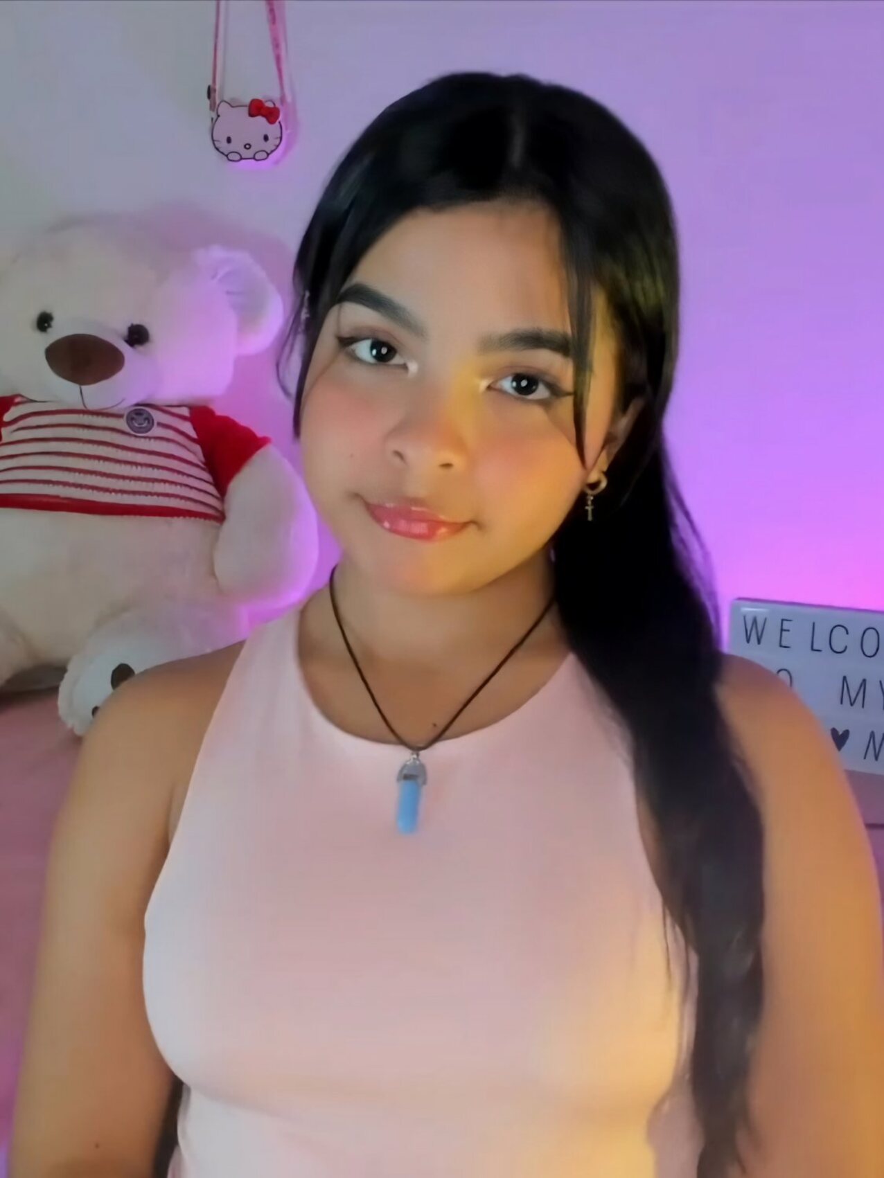 camgirl hot latina