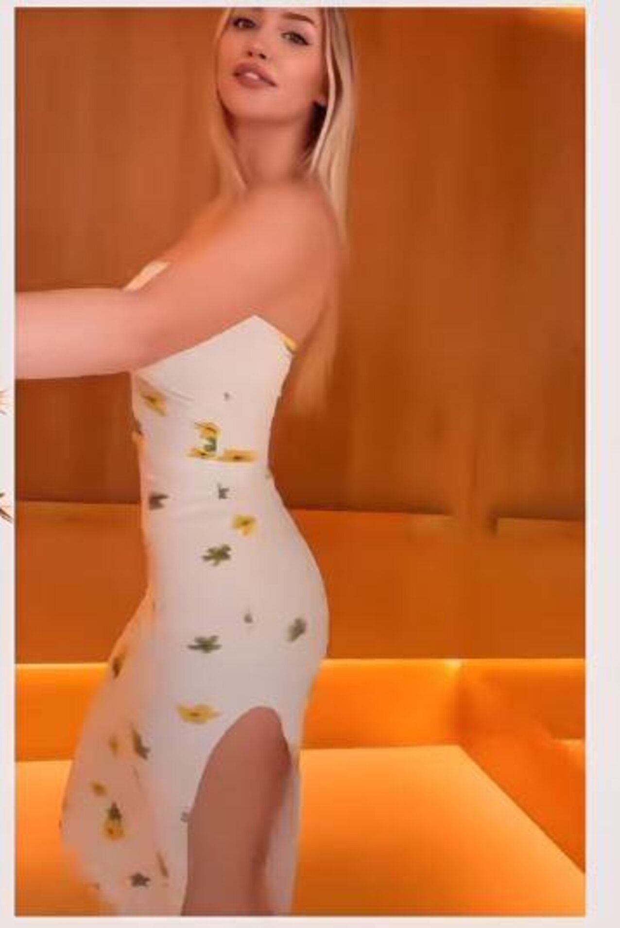amateur blonde elevator