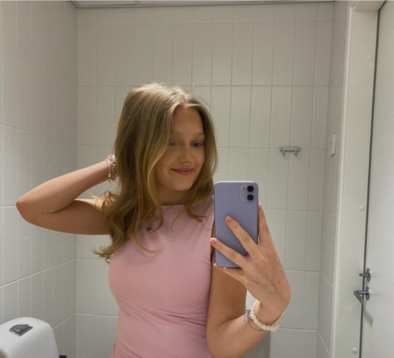 amateur blonde mirror
