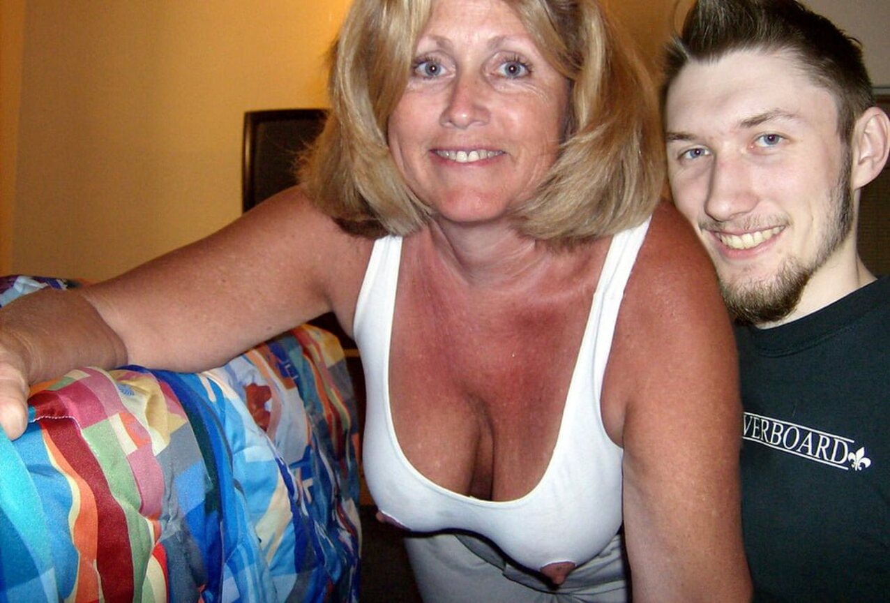 amateur mature exhibitionist