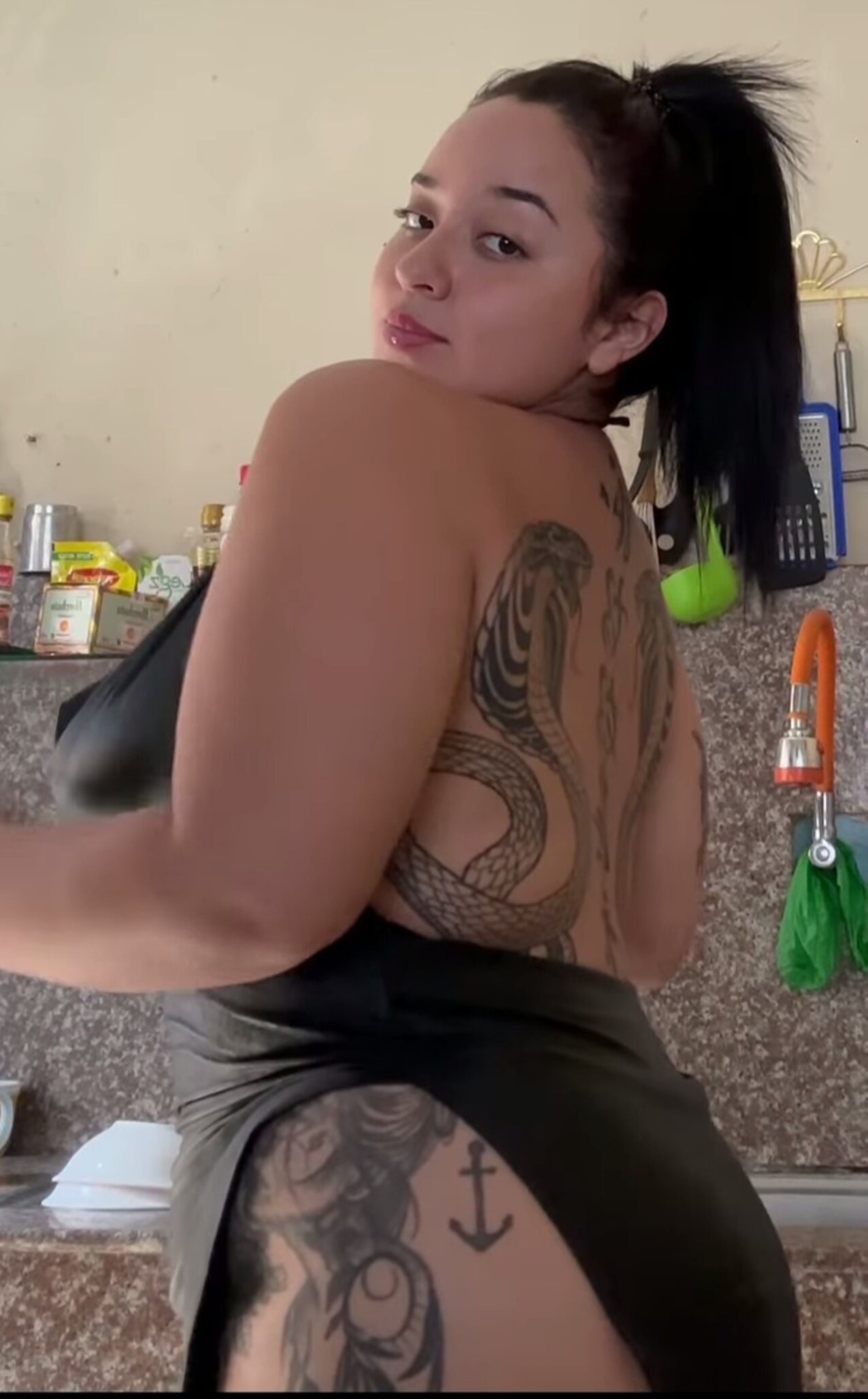 latina tatto curvy