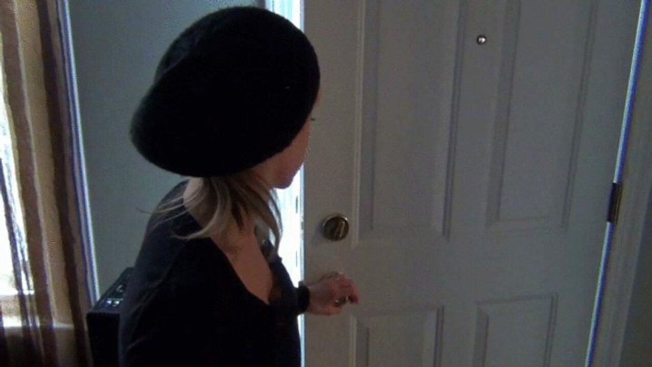 beret blond women