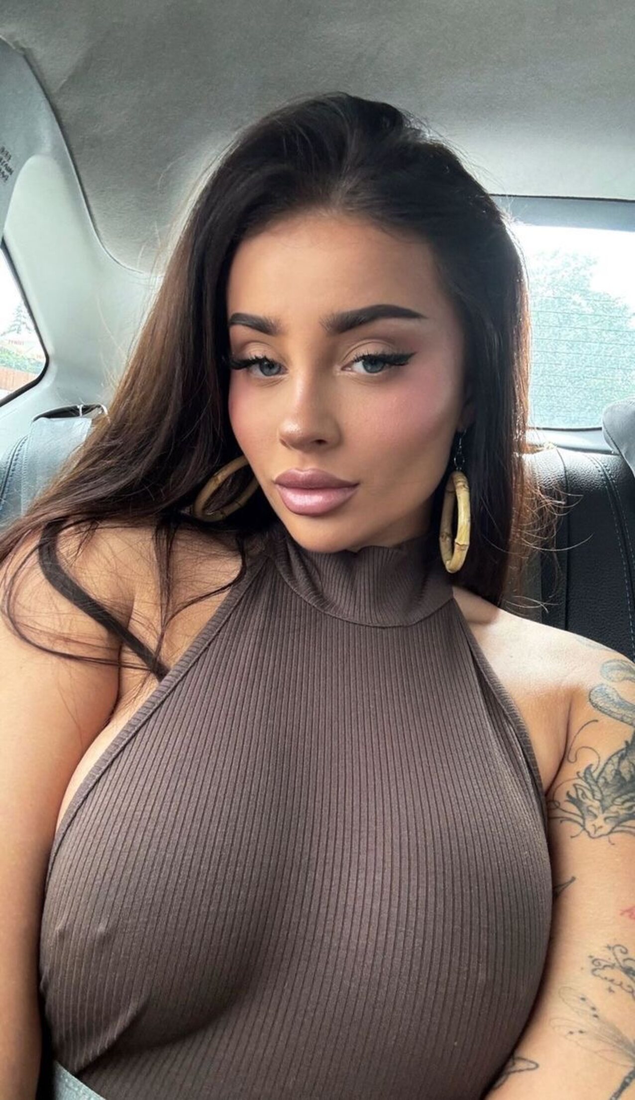 instagram selfie brunette