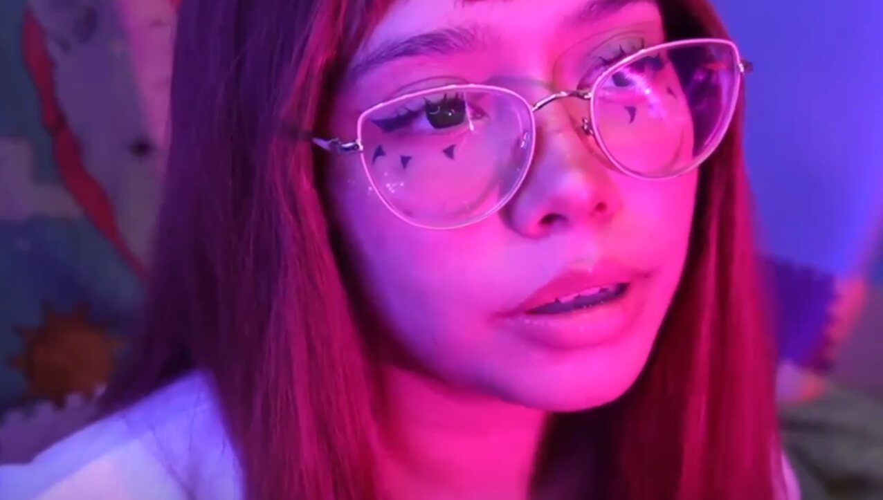 cam girl solo glasses