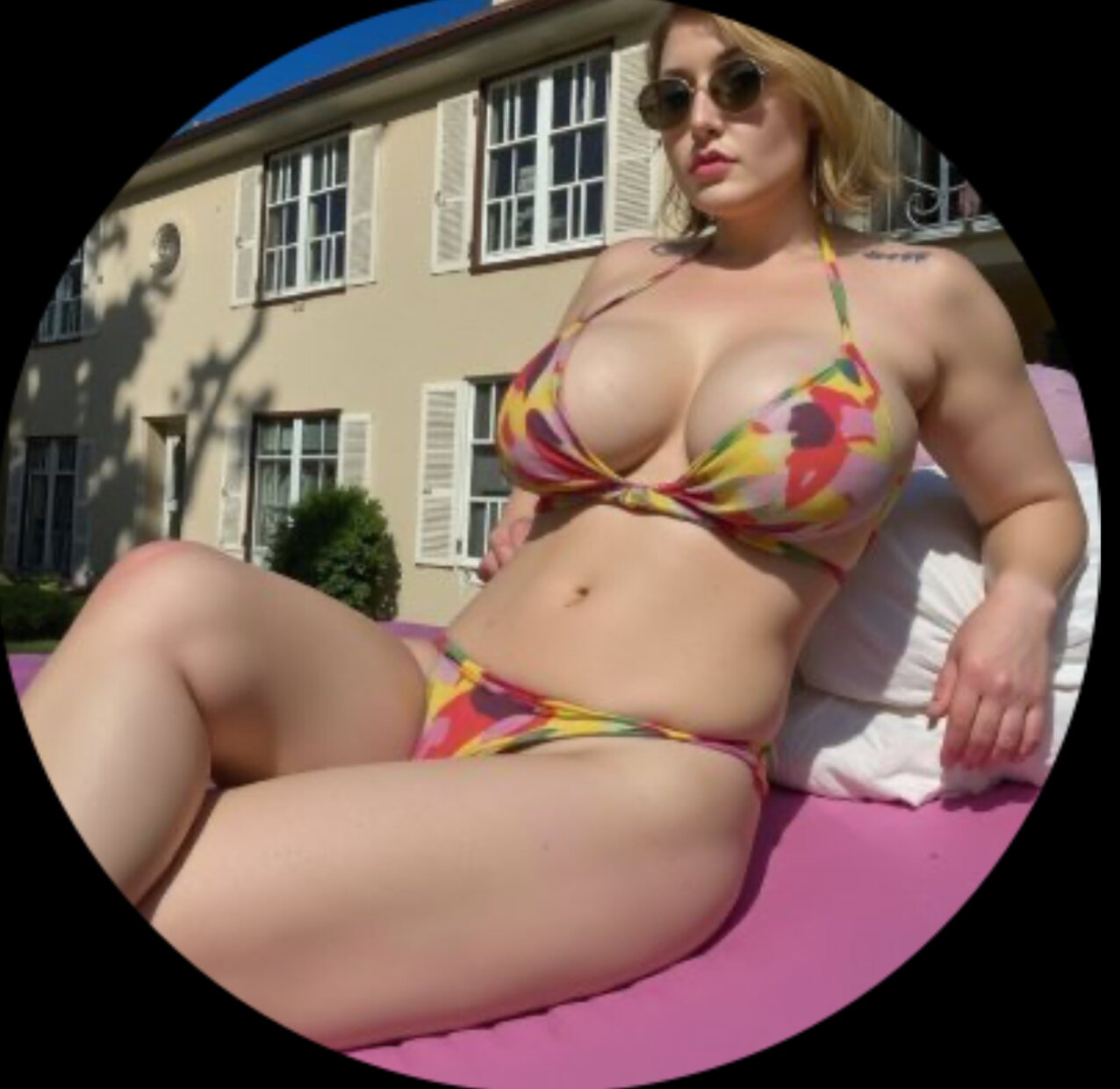 big tits blonde swimsuit