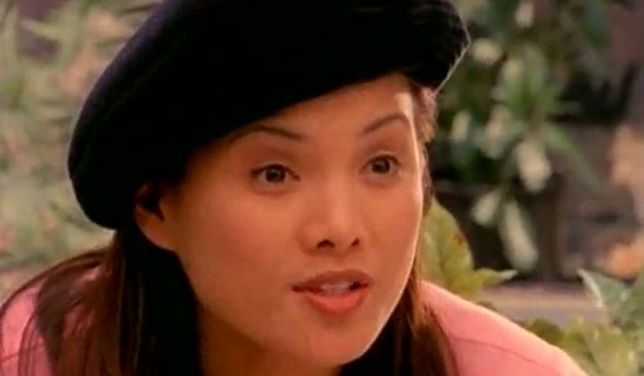 beret asian indoors