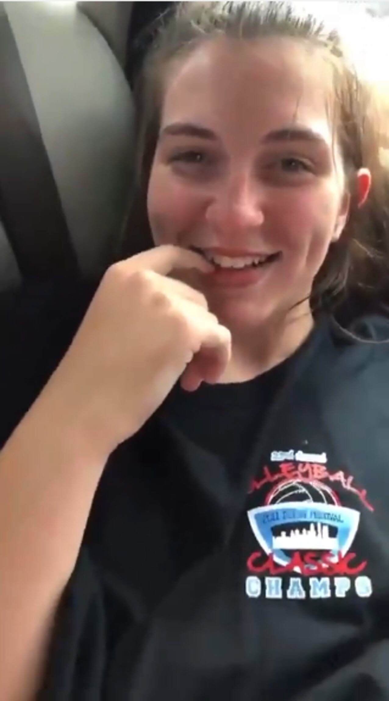brunette fingering car