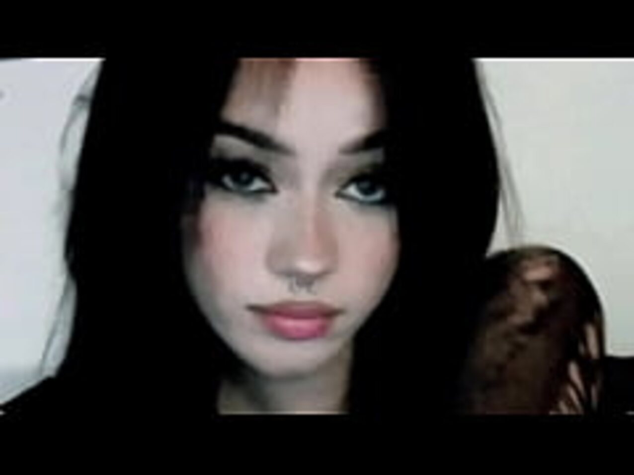 egirl nose ring goth