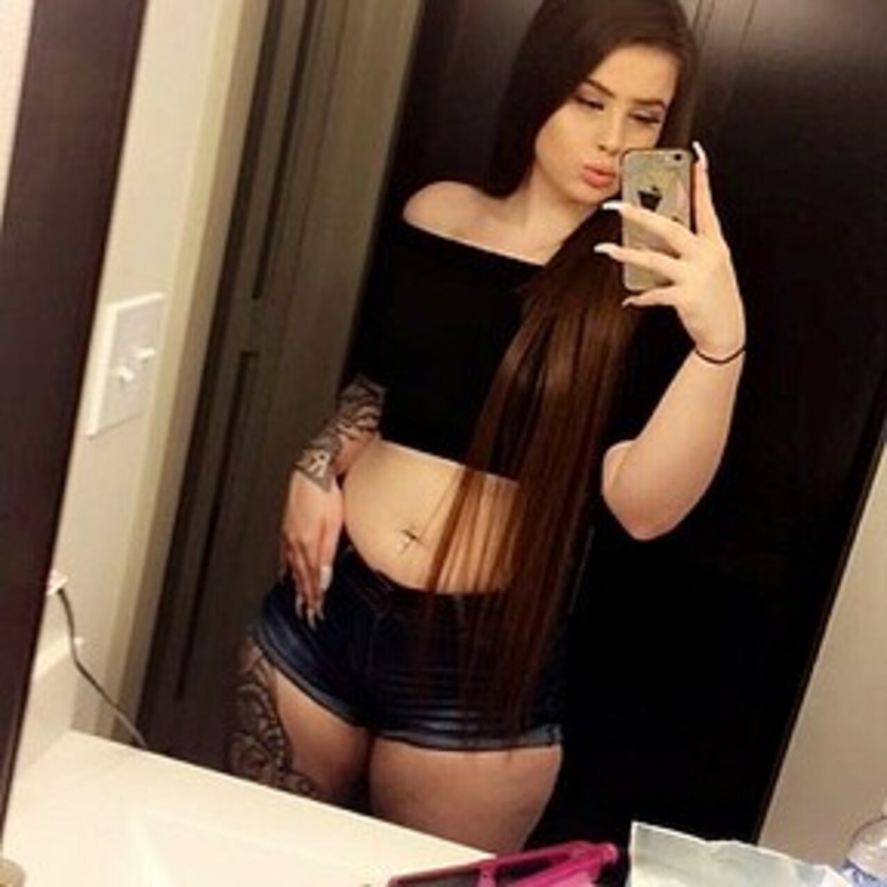 brunette thick pawg