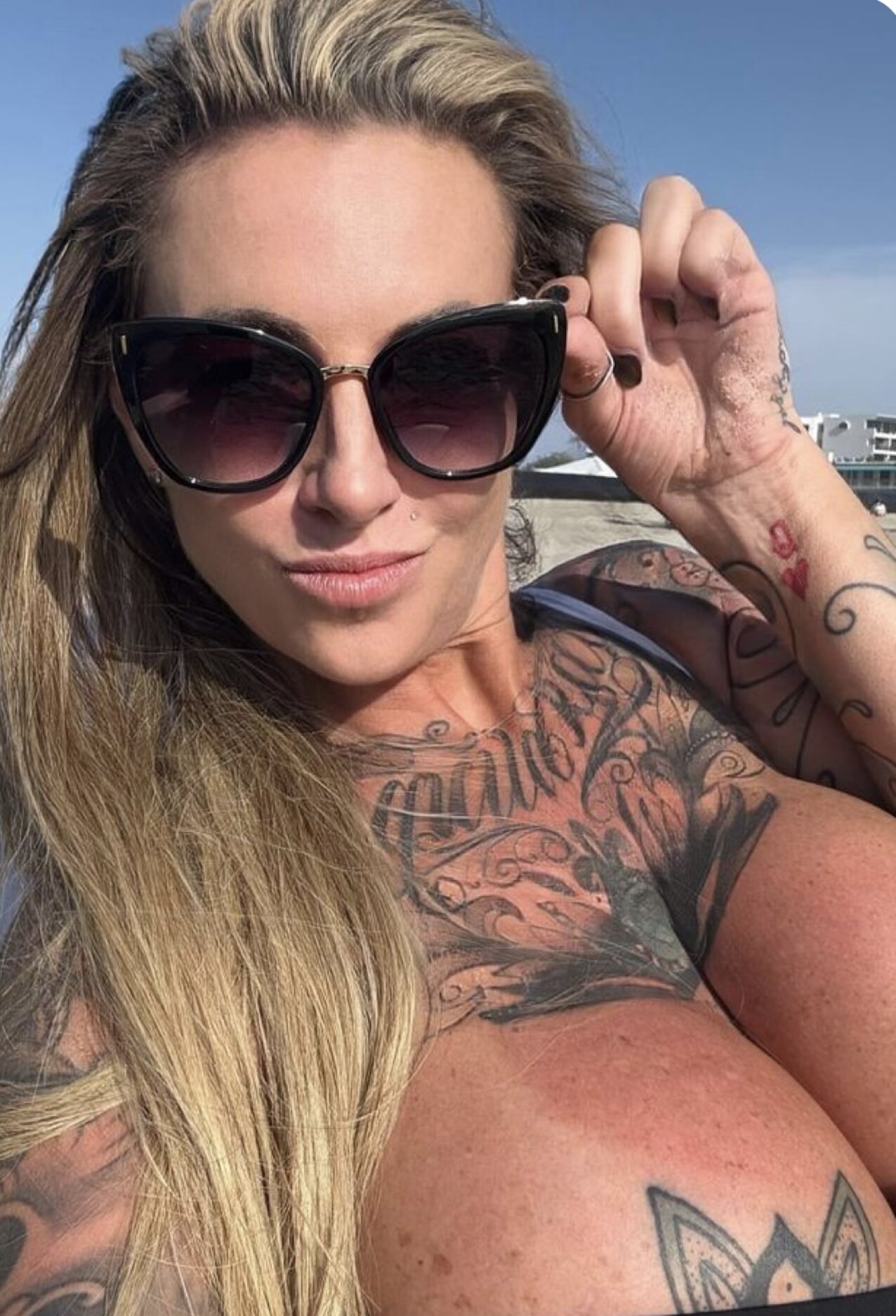 huge tits blonde sexy