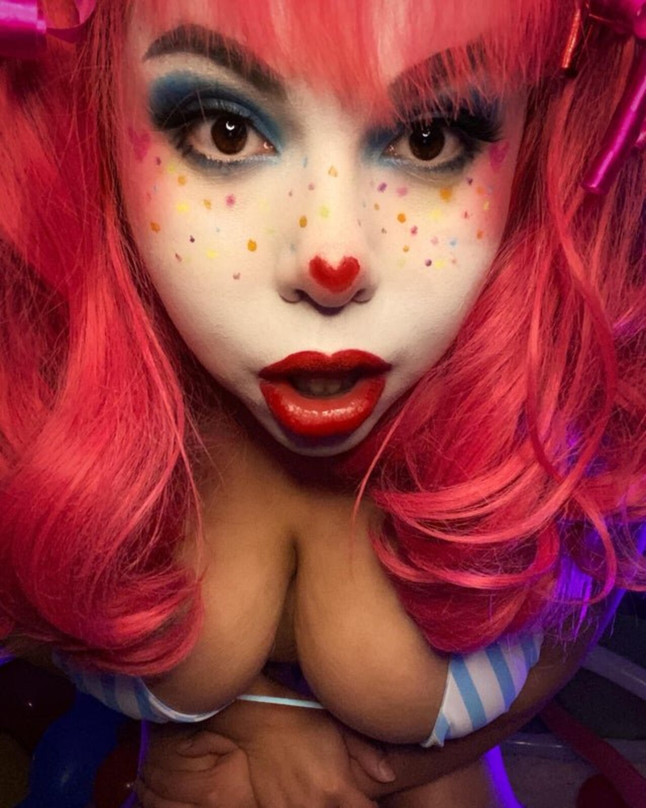 clow clown girl pussy