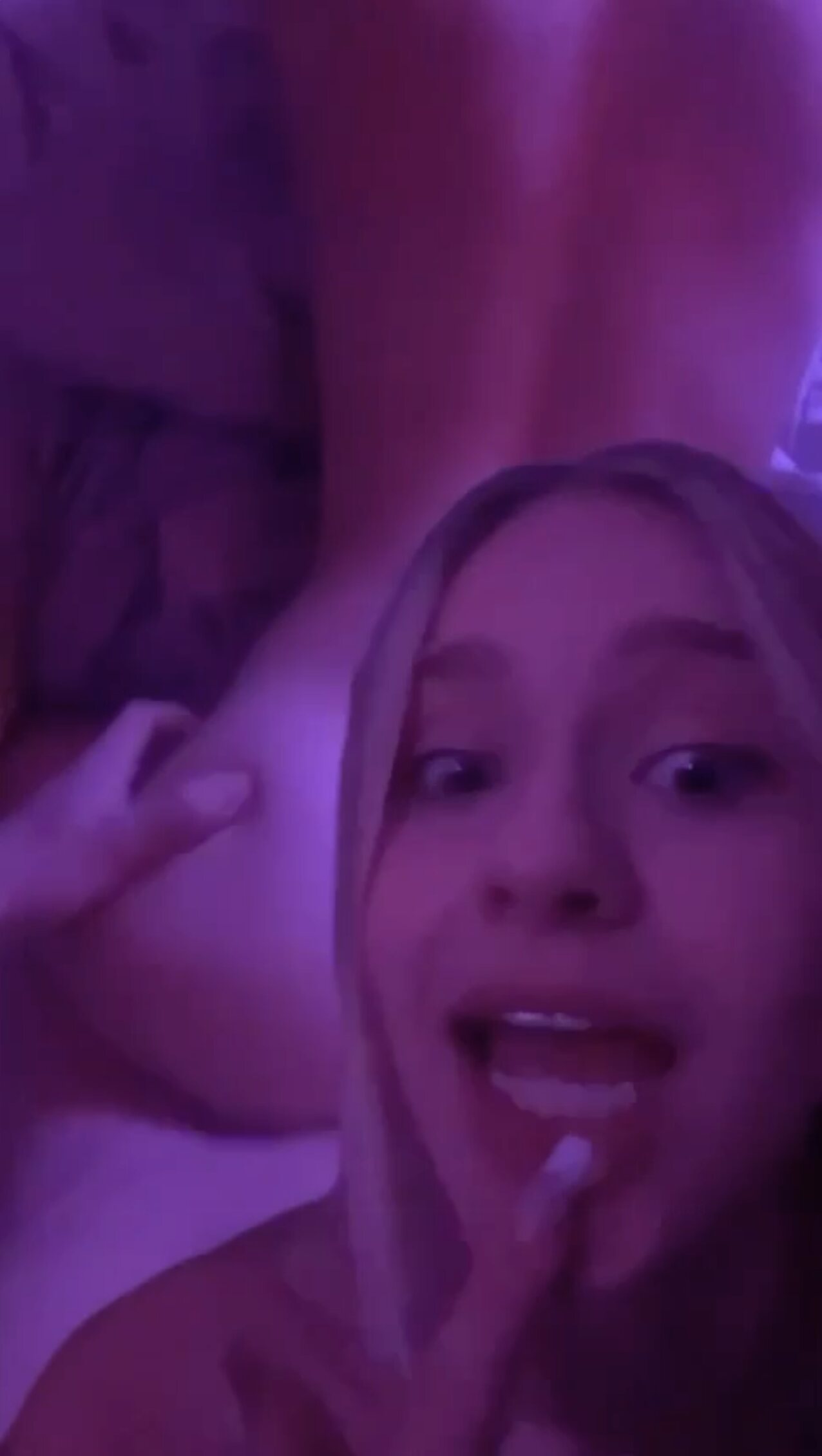 amateur camgirl blonde