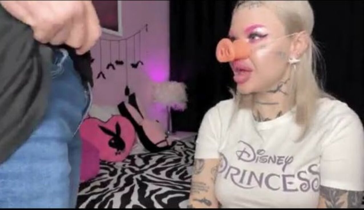 white girl blonde makeup