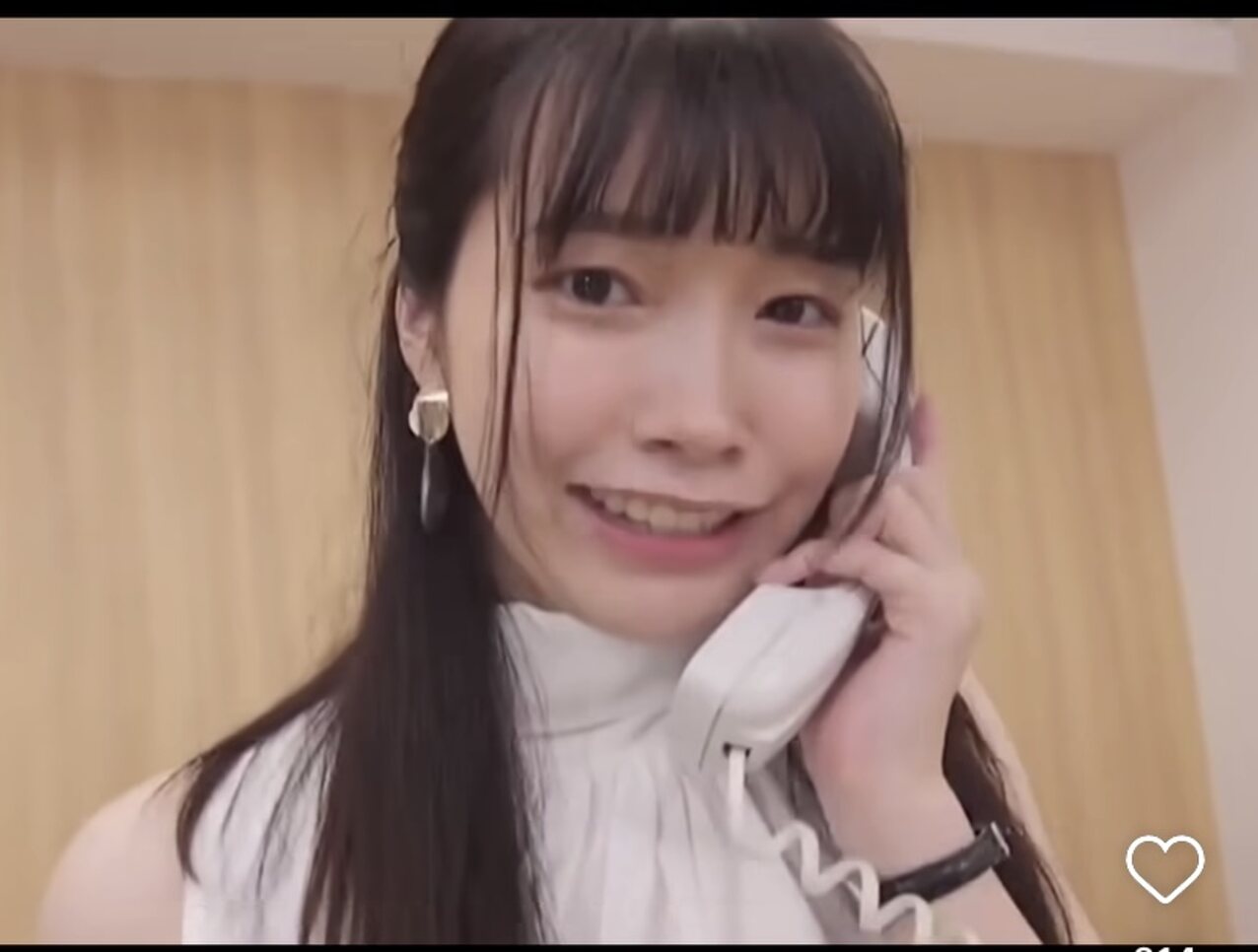 japanese phone talking cute