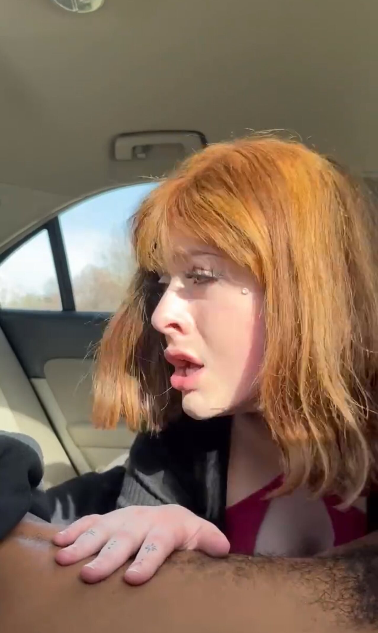 redhead babe pretty