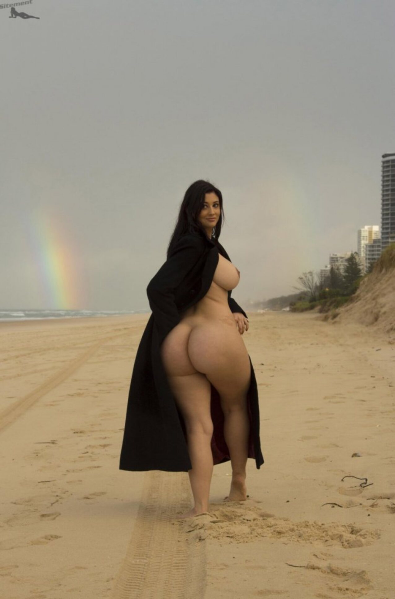 ass arab brunette