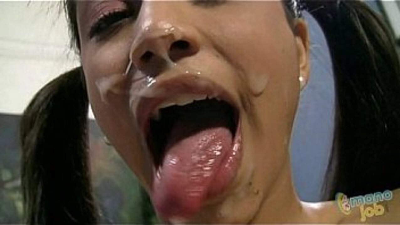 cumshot facial hottie