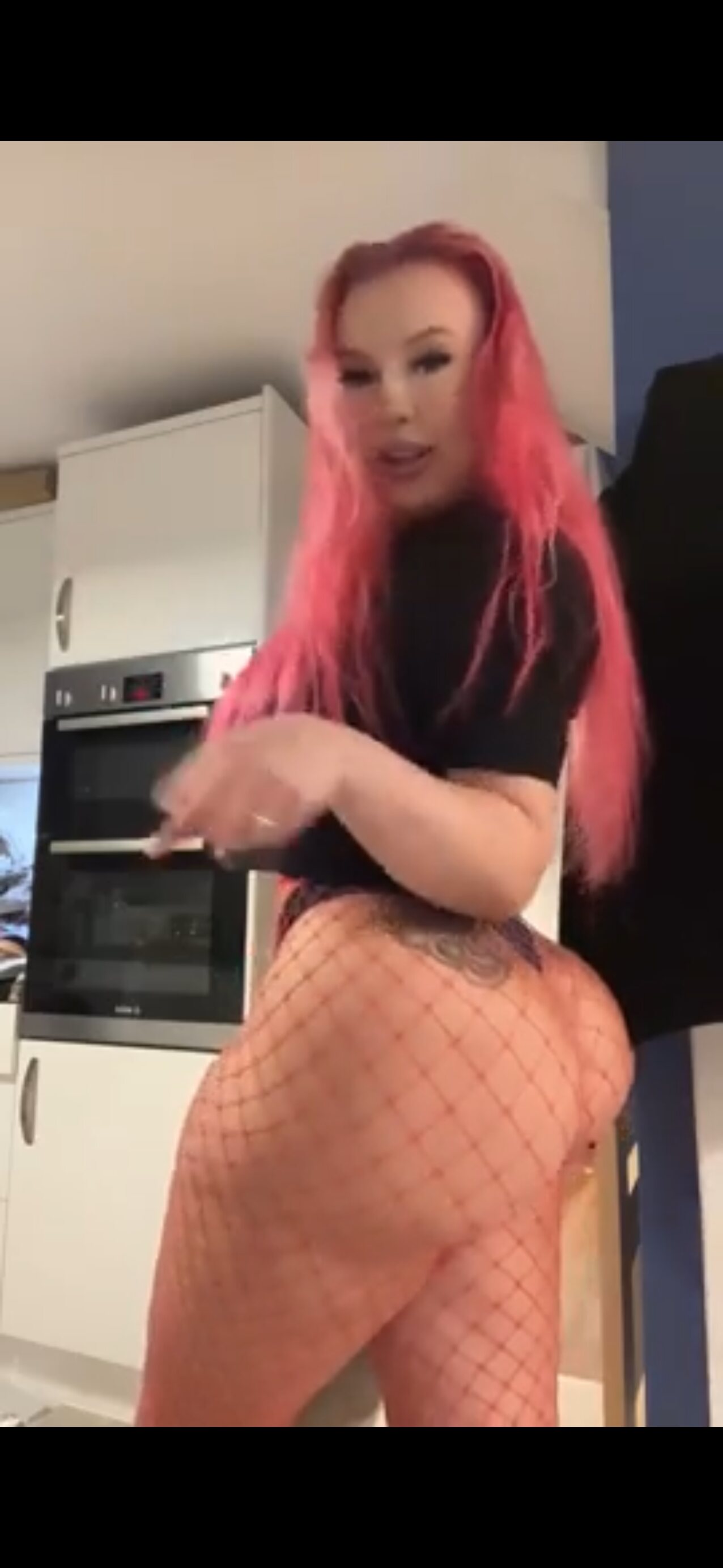 big booty thick pink hair