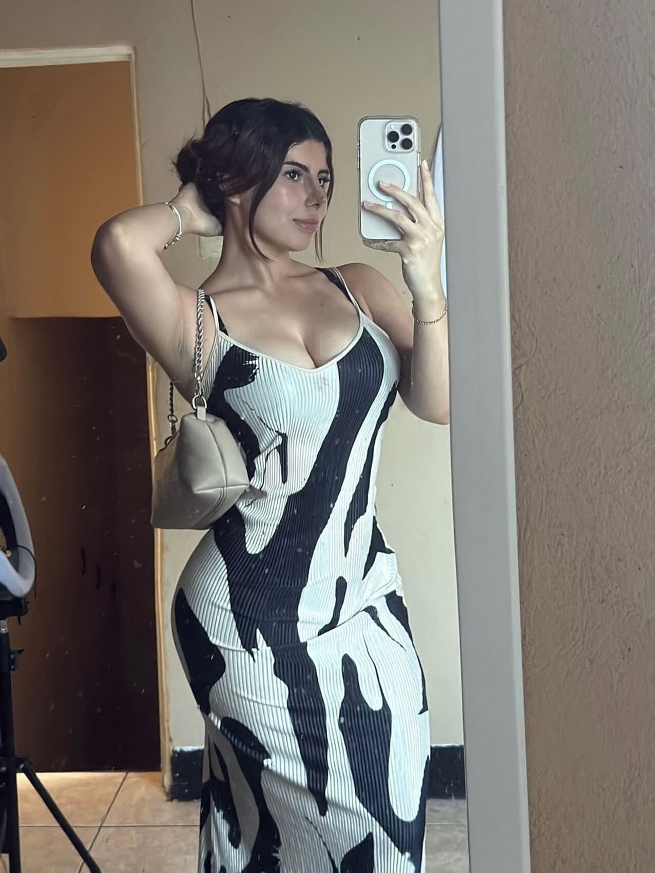 mirrorclick bigtits bighips