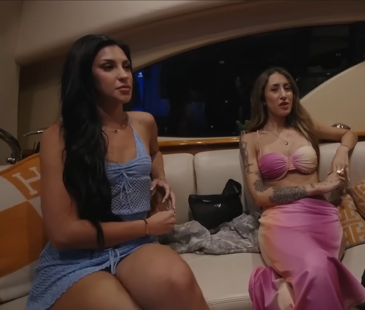 petite two party