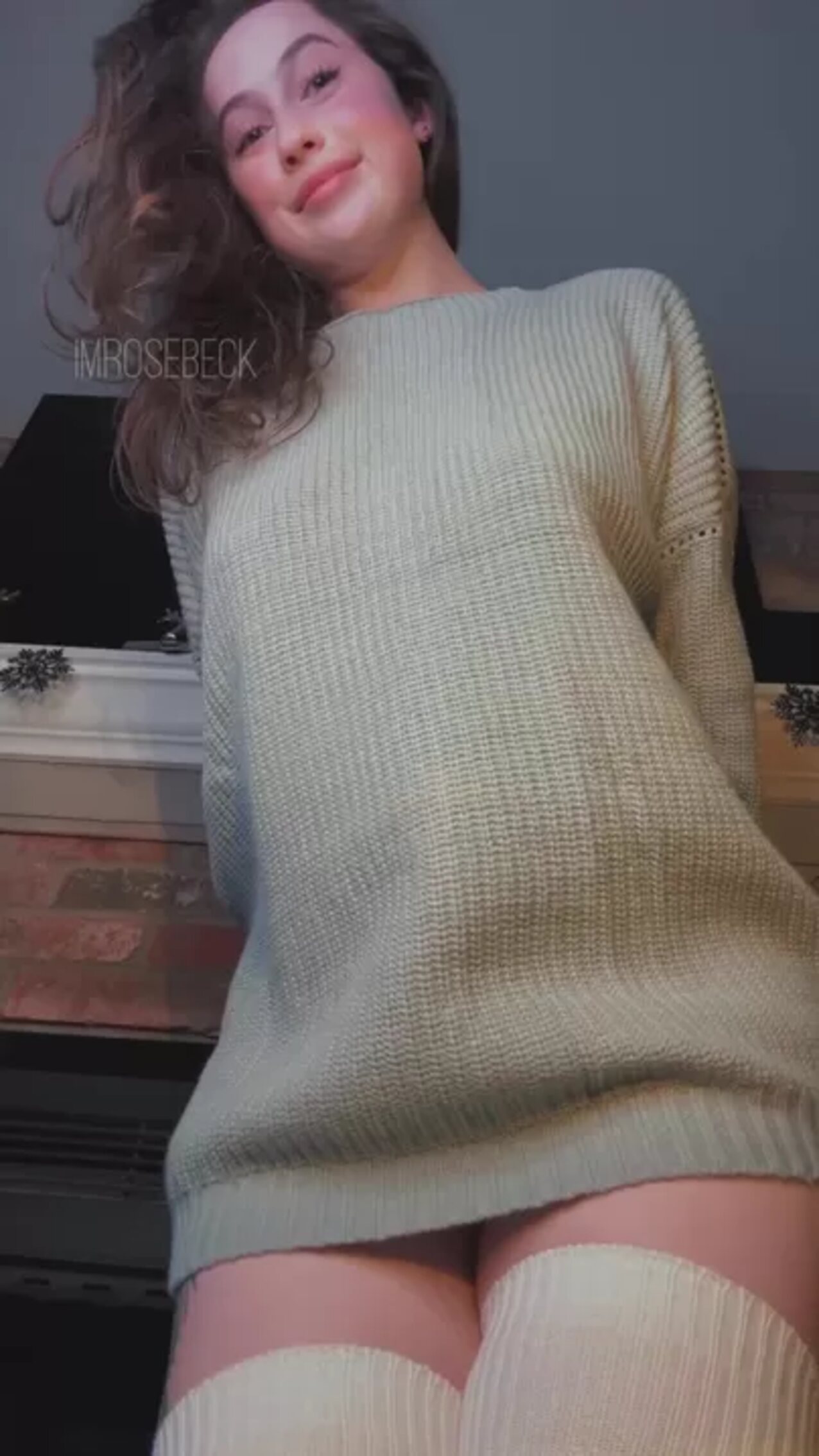 busty teen brunnete