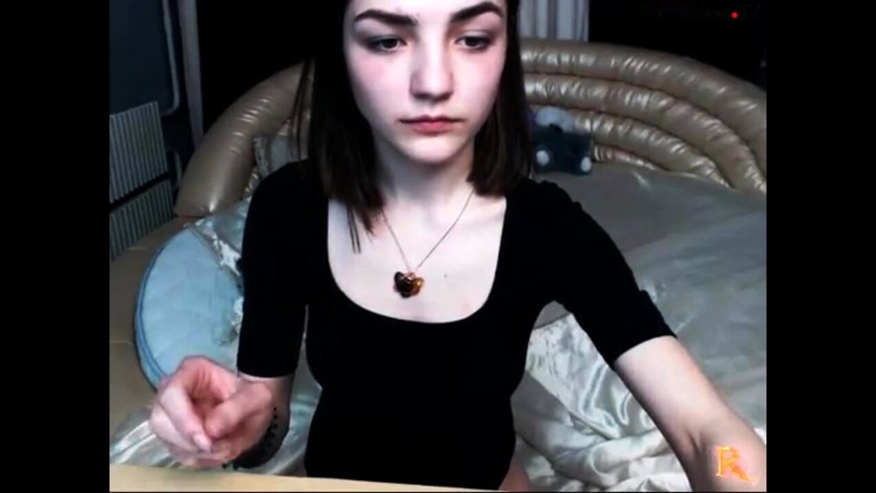 camgirl brunette webcam