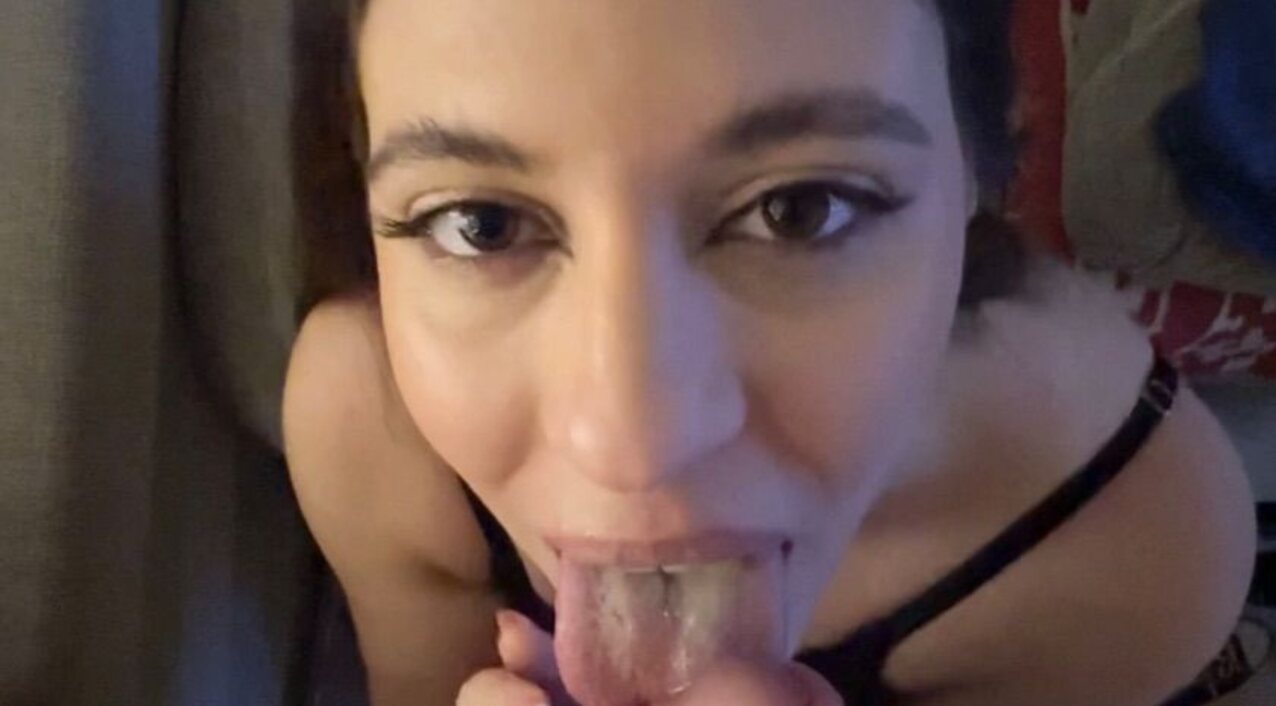 amateur brunette big tits